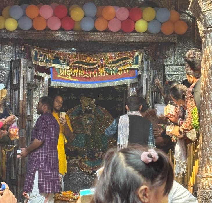 कहां गया बांके बिहारी मंदिर का 1000 करोड़ का खजाना:  सेवादारों पर आरोप, पुरोहित बोले- हम जानते थे, तहखाने में कुछ नहीं मिलेगा