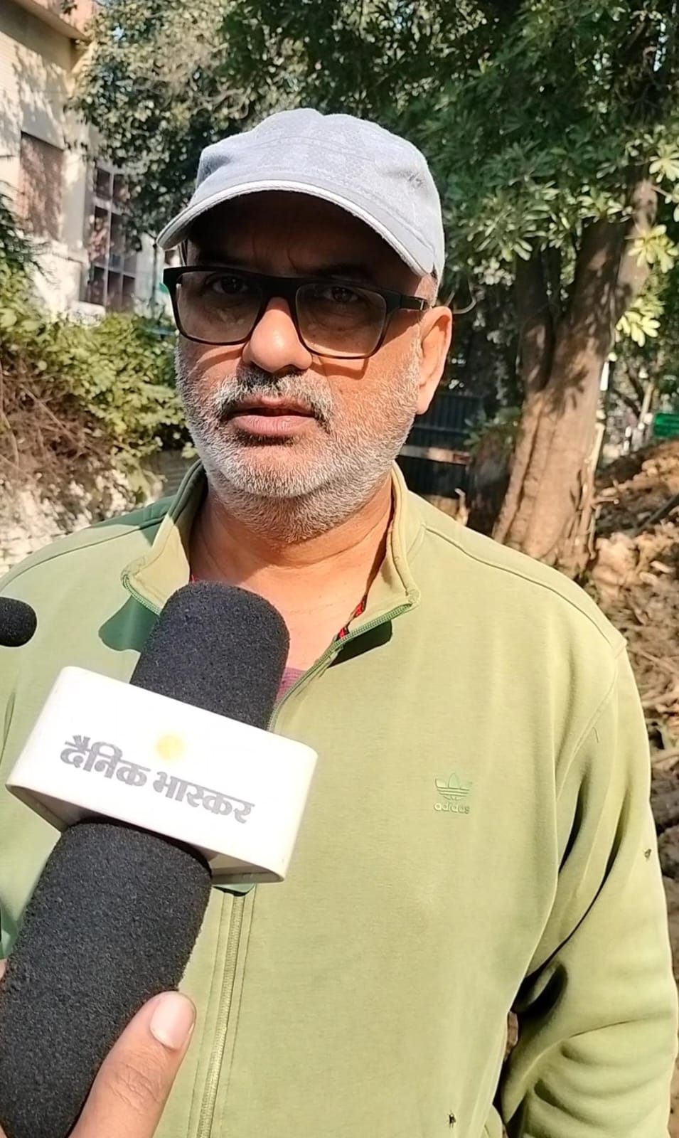 मेरठ में CM ग्रिड निर्माण में गिरी घर की दीवार:  DIG आवास के सामने हुआ हादसा, लोग बोले हो सकती है बड़ी जनहानि – Meerut News
