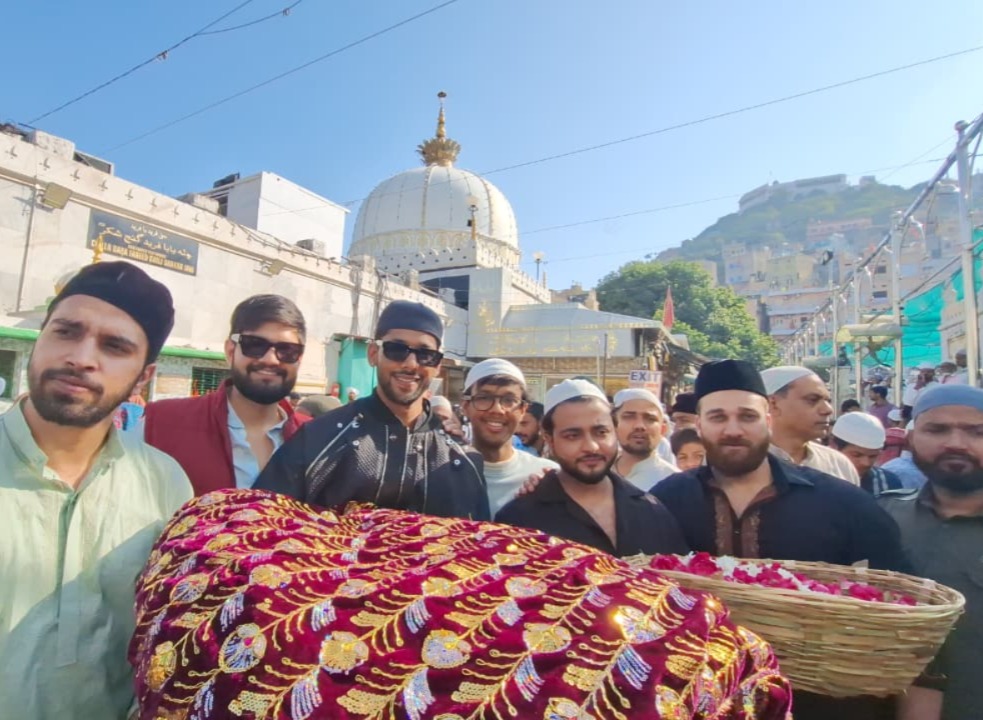बशीर अली ने दरगाह जियारत की।
