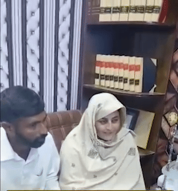 पाकिस्तान में निकाह करवाती सरबजीत कौर।