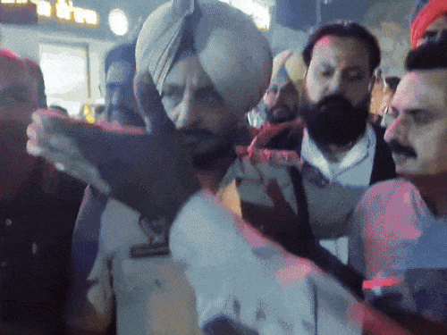 फिरोजपुर पुलिस ने मौके पर पहुंचकर लोगों को आरोपियों को पकड़ने का आश्वासन दिया।