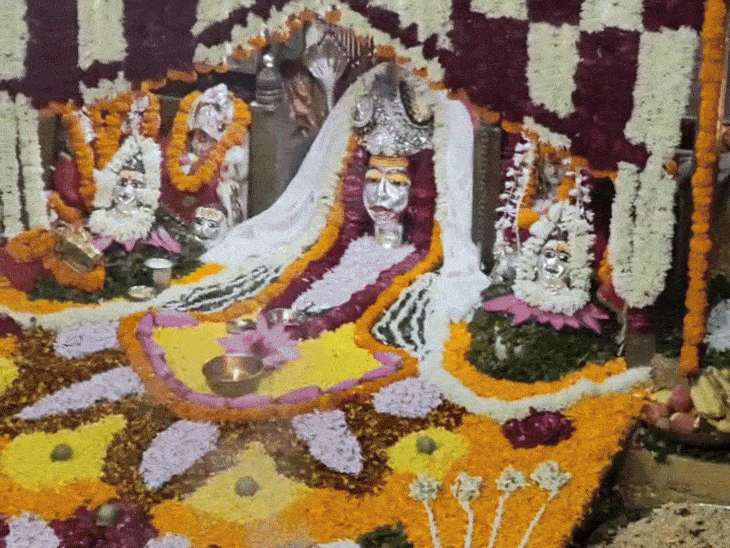 श्री बड़वाले महादेव मंदिर, बटेश्वर में सोम प्रदोष का विशेष आयोजन।