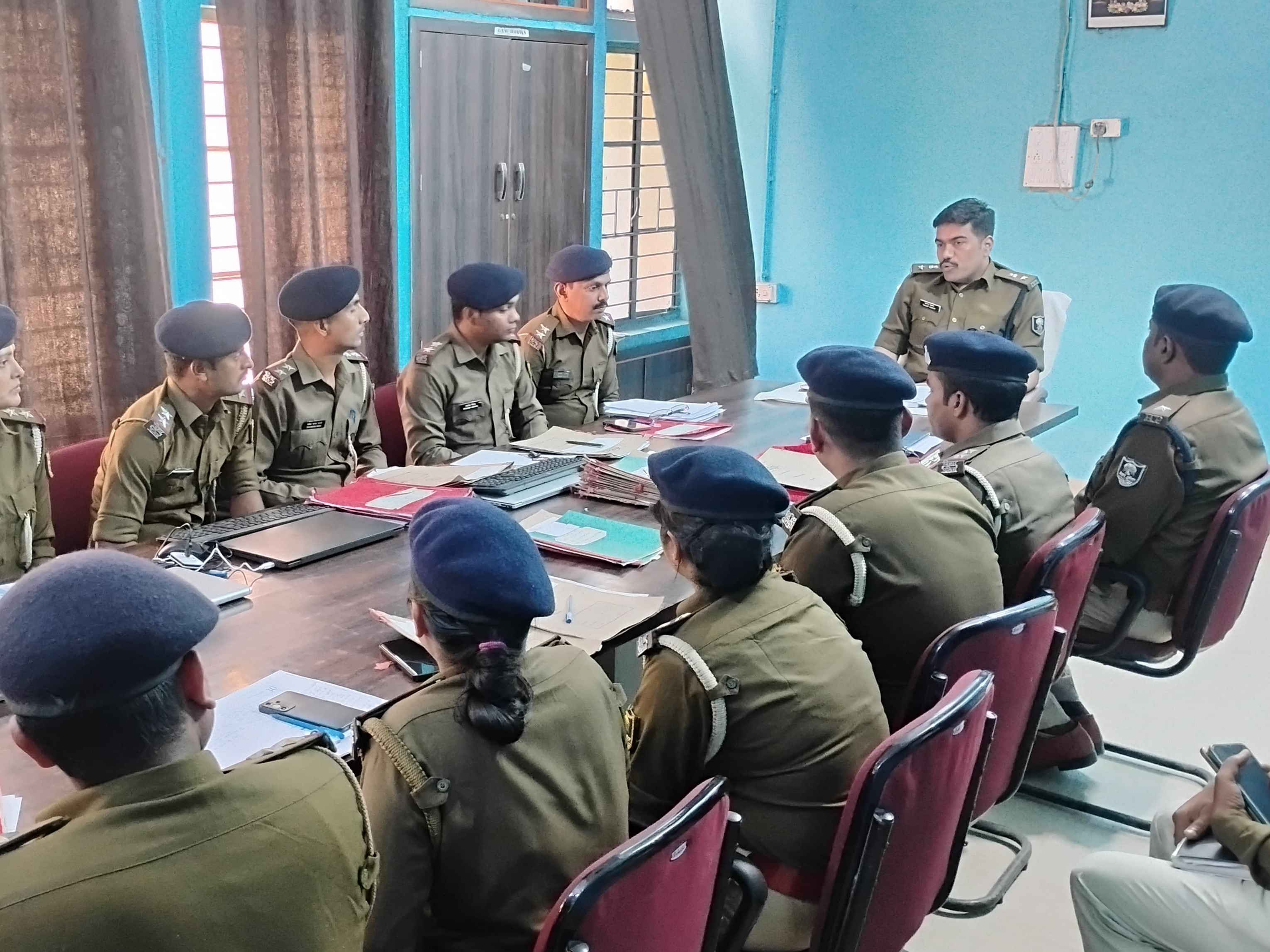 किशनगंज एसपी ने किया सदर थाना का औचक निरीक्षण:  लंबित मामलों के त्वरित निष्पादन का दिया निर्देश – Kishanganj (Bihar) News