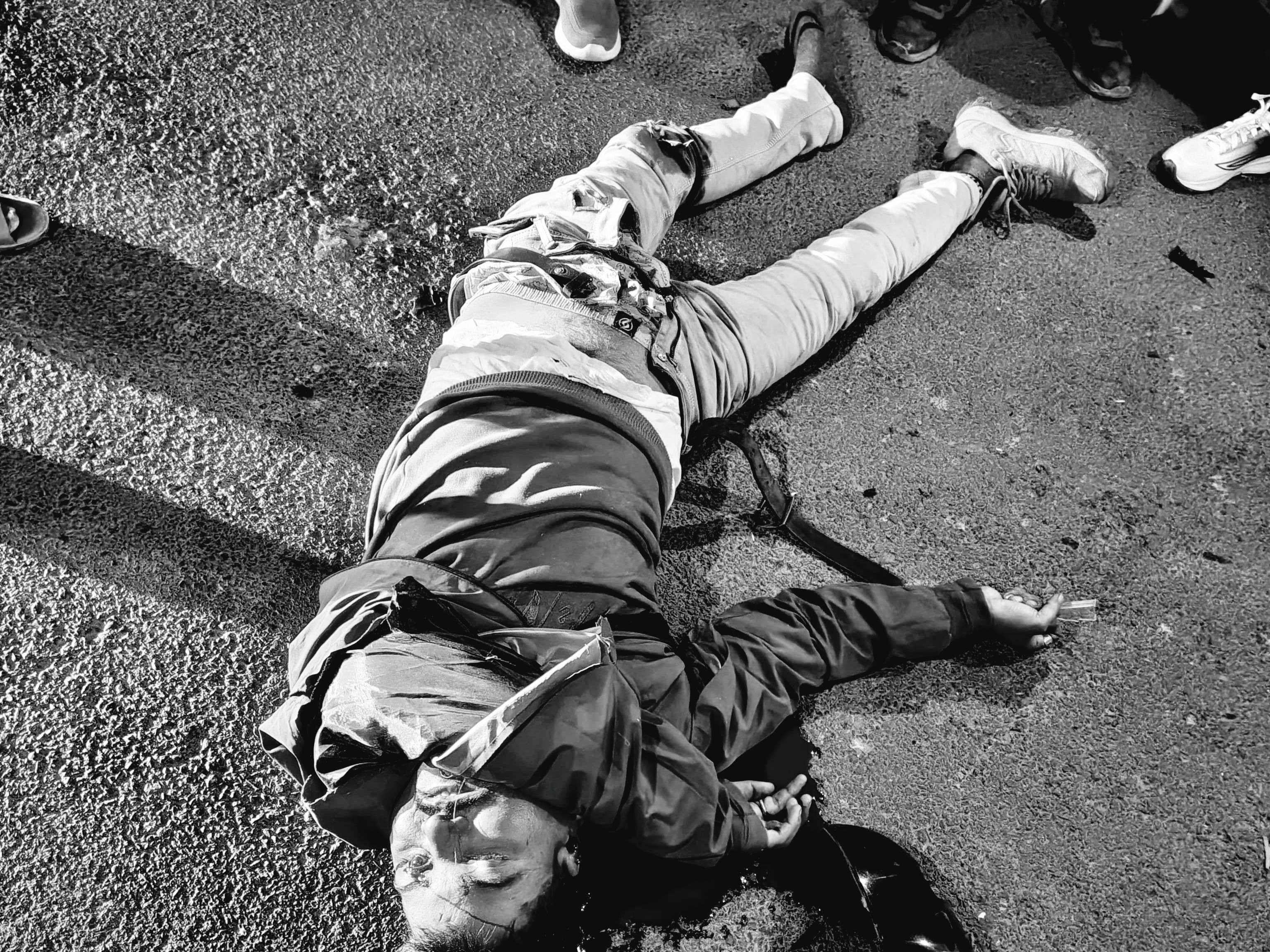 Bike rider dies after being hit by a car in Katni | कटनी में कार की ...