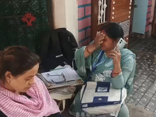 SIR प्रक्रिया में विवाद…निर्वाचन आयोग से BLO की शिकायत:  पार्षद ने लिखित शिकायत देकर BLO को हटाने मांग रखी, बीएलओ ने लगाया था धमकी देने का आरोप – Raipur News