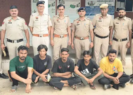 सिरसा के गदराना के गग्गू मर्डर केस में पकड़े गए आरोपी, जिनकी हत्या की फिराक में पकड़ा गया युवक