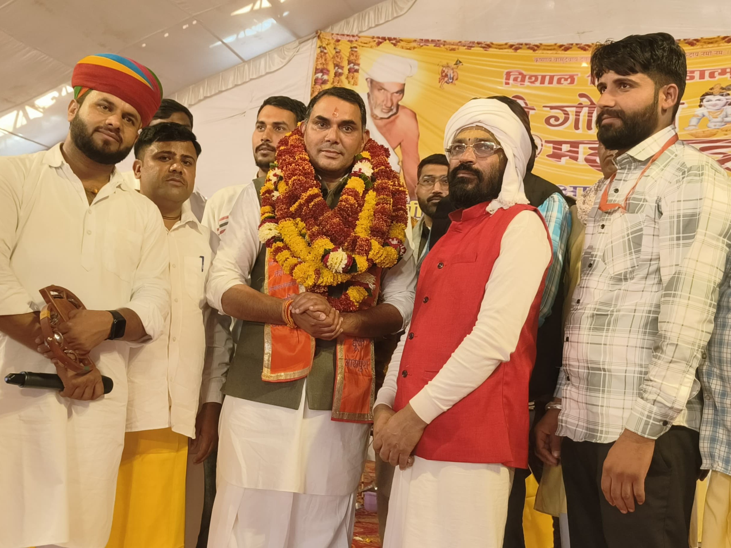 धूणी धाम पर नव दिवसीय 108 कुंडात्मक श्री गोपाल महायज्ञ में श्रद्धालुओं की भारी भीड़ उमड़ रही है।