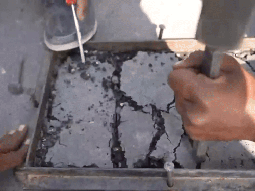 सड़क का कुछ हिस्सा उखाड़कर उसके सैंपल लिए गए।