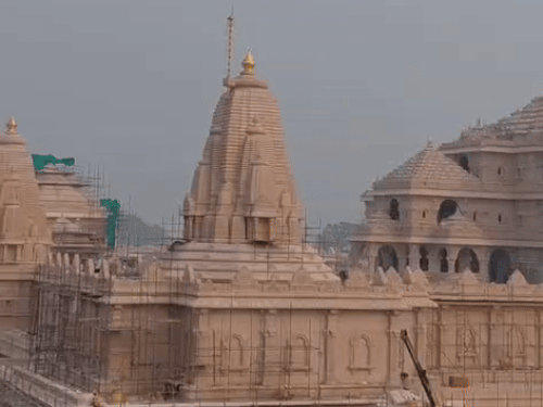 अयोध्या में ध्वजारोहण समारोह की तैयारियों को अंतिम रूप दिया जा रहा है। - Dainik Bhaskar