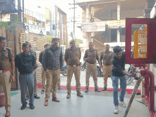 जिलाधिकारी की ओर से गठित टीम ने जांच शुरू कर दी है।