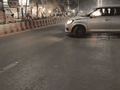 जम्मू-कश्मीर की पुलिस अपने साथ जरूरी दस्तावेज ले गई है।