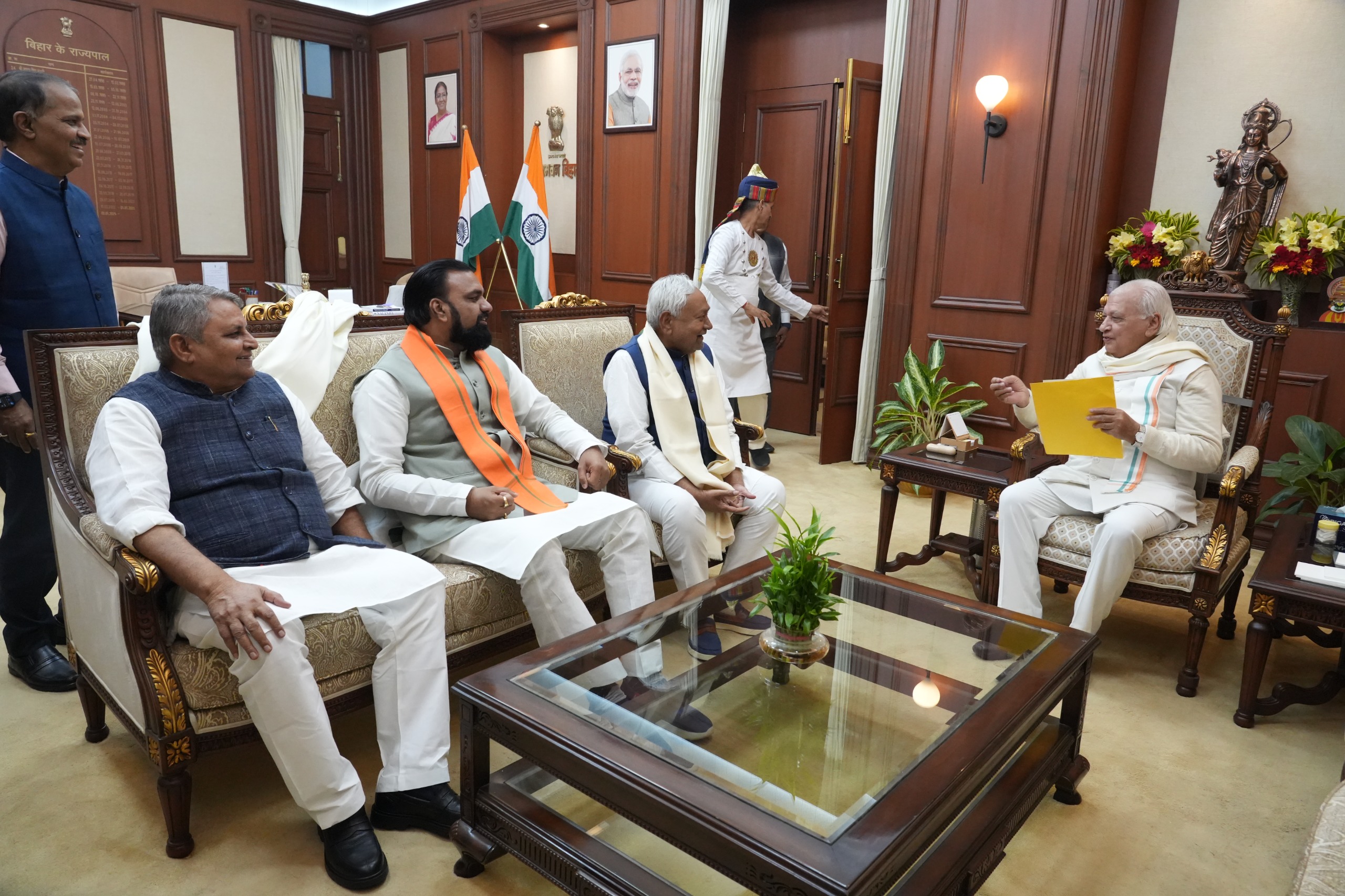 इस दौरान विजय चौधरी और सम्राट चौधरी भी साथ रहे।