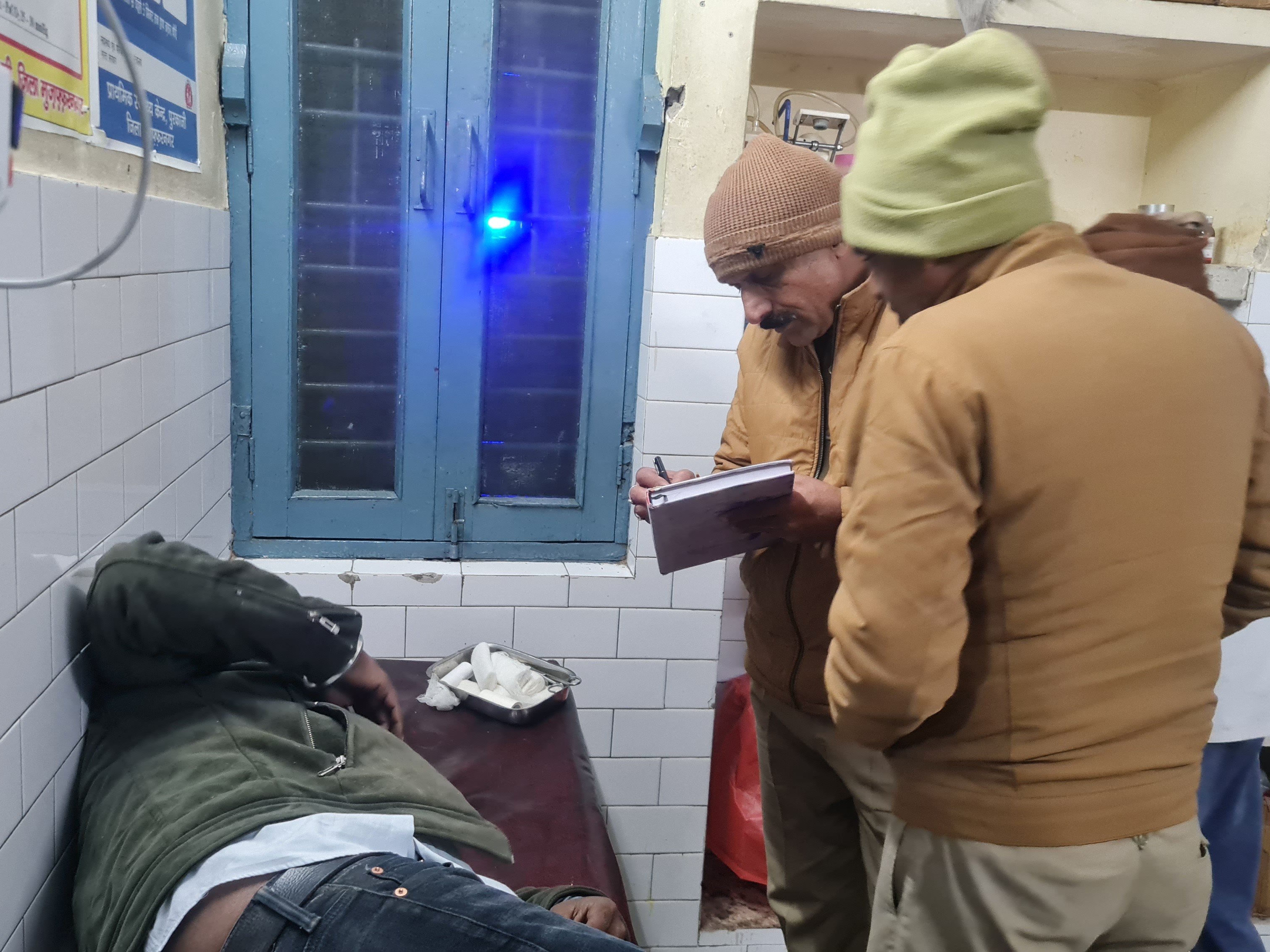 मुजफ्फरनगर में सड़क हादसे में एक युवक की मौत:  तीन घायल, पुरकाजी में दूध के टैंकर ने बाइक सवारों को मारी टक्कर; इलाज जारी – Purquazi News