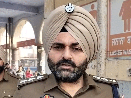 मामले को लेकर जानकारी देते SP गगनदीप सिंह।