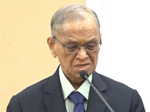 नारायण मूर्ति 20 जनवरी को इंडियन मर्चेंट्स चैंबर (IMC) के आयोजित किलाचंद मेमोरियल लेक्चर में शामिल हुए थे। उन्होंने 70 काम करने की वकालत की।