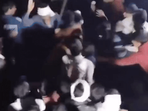 स्टेज पर गिराकर डांसर की पिटाई का VIDEO:  नूंह में दूल्हे के चाचा ने अश्लील हरकत की; युवती ने पलटकर थप्पड़ मारा तो भीड़ मारने दौड़ी – Nuh News