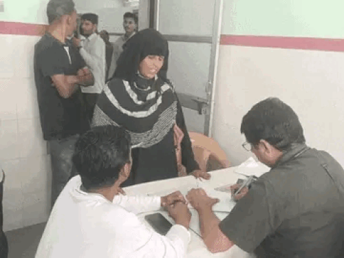 कई अस्पतालों में कफ सिरप का स्टॉक खत्म, डॉक्टर लिख रहे टैबलेट