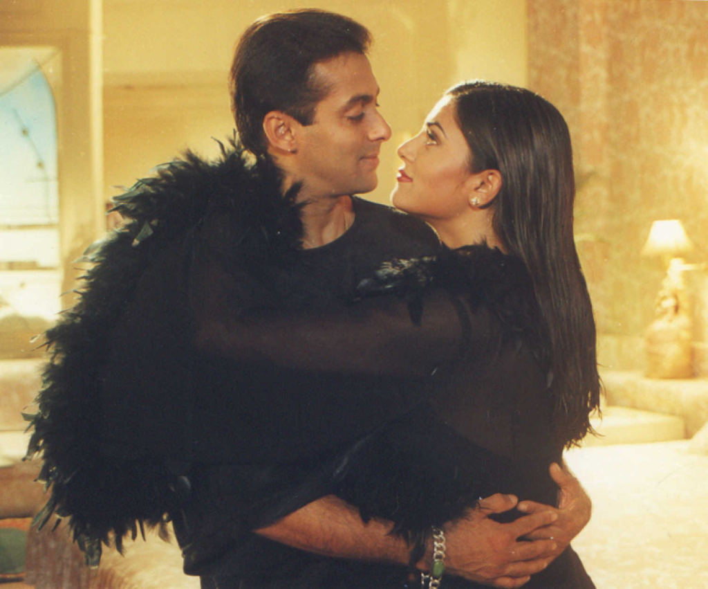 सलमान और सुष्मिता बीवी नंबर 1 में नजर आए थे।