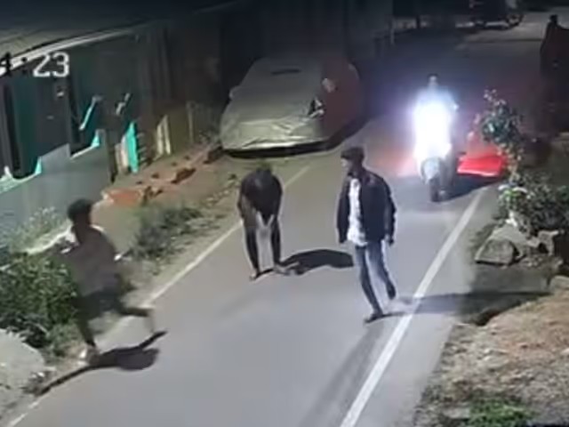 कर्नाटक के शिवमोग्गा में युवक से धर्म पूछकर चार लोगों ने मारपीट और लूटपाट की। - Dainik Bhaskar