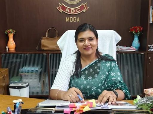 PCS अफसर चारूमिता। - फाइल फोटो