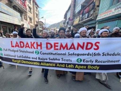 लेह एपेक्स बॉडी की मांग- वांगचुक पर NSA हटाए:  गृह मंत्रालय को 29 पन्नों का ड्राफ्ट सौंपा, लद्दाख के लिए स्टेटहुड भी मांगा