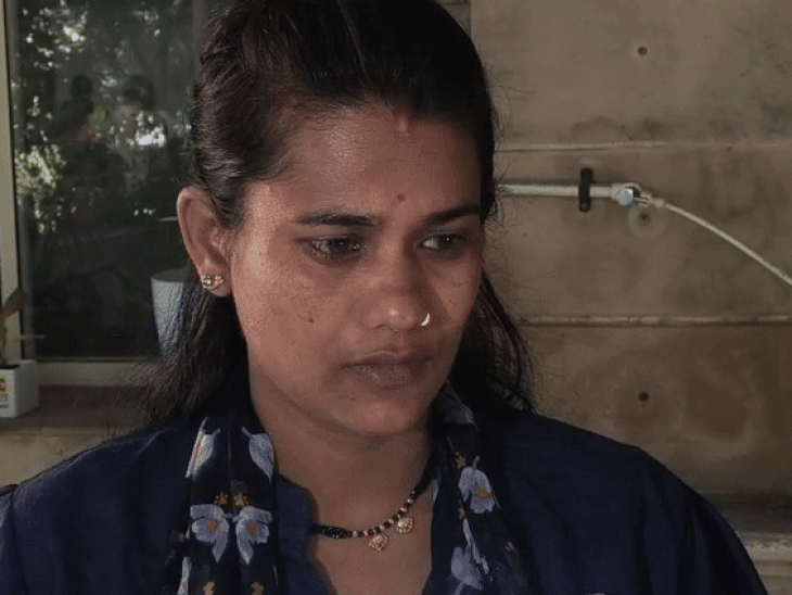 बच्ची की मां ने जनसुनवाई में कलेक्टर से बच्ची के इलाज में मदद की गुहार लगाई है।