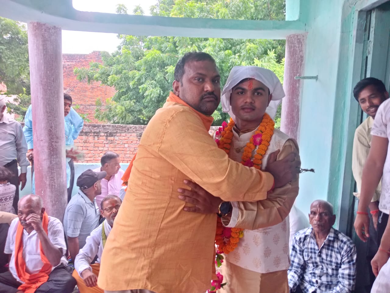 यह दूसरी शादी के दौरान हुई रस्म से जुड़ी तस्वीर है।