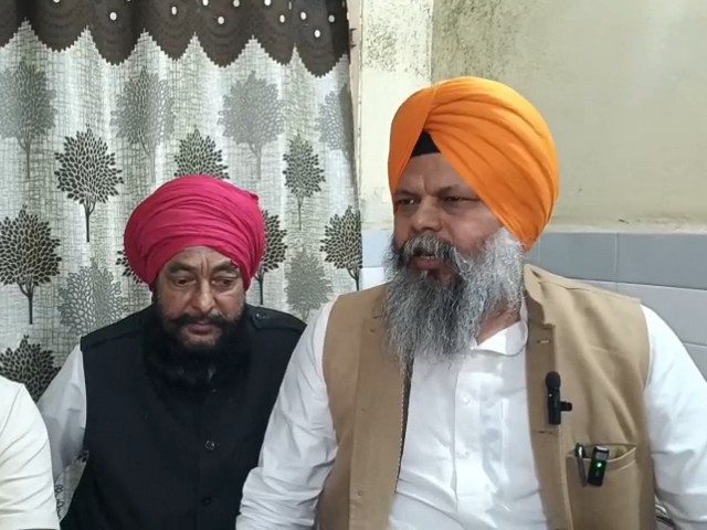 लुधियाना में AAP पार्षद से मारपीट, पगड़ी उतारी:  विधायक ने लगाए कांग्रेस कार्यकर्ताओं पर आरोप, मनविंदर सिंह बोले- तरनतारन की हार से बौखला गए – Khanna News