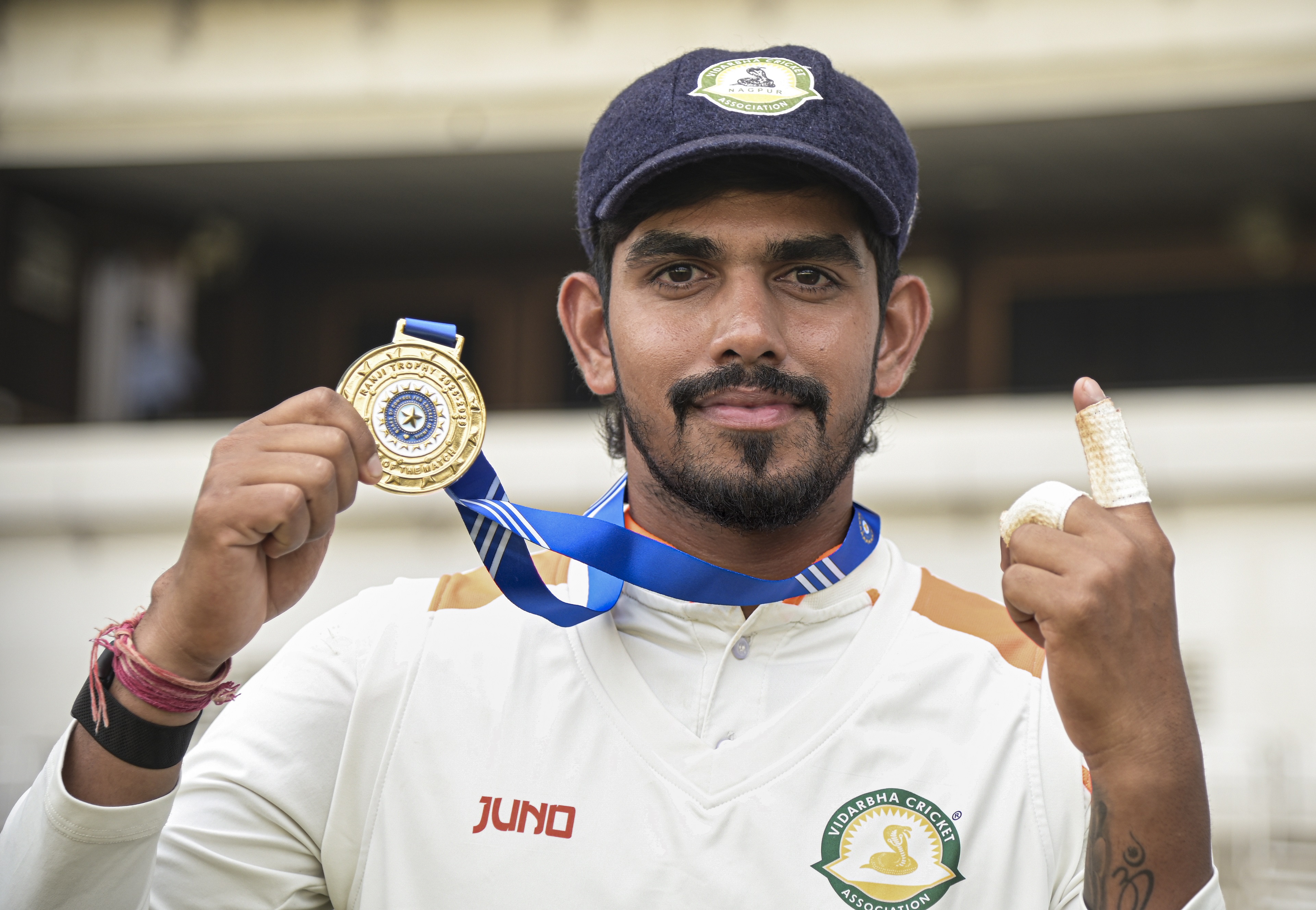 विदर्भ के यश राठौड़ प्लेयर ऑफ द मैच रहे। उन्होंने पहली पारी में नाबाद 40 और दूसरी में 91 रन बनाए।