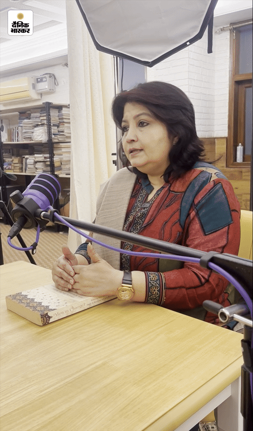 ब्लैकबोर्ड-‘दिल्ली में धमाका हुआ, लोग हमें पाकिस्तान भेजने लगे’:  मानो मुस्लिम होना गुनाह है; कभी-कभी तो खुद की पहचान से डर लगने लगता है