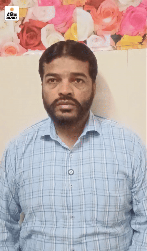 मुंबई के रहने वाले वाहिद शेख को 9 साल जेल में रखा गया। उन्हें अफसोस है कि सिर्फ मुसलमान होने के नाते उनके साथ गलत किया गया। उन्हें एक दिन चीजें ठीक होने की उम्मीद है।