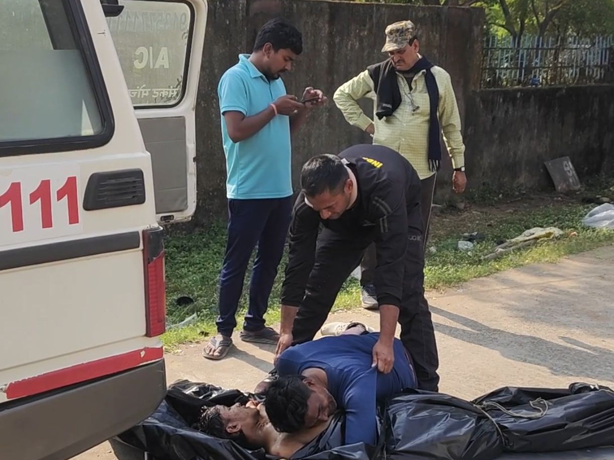 ​​​​​​​धनबाद में मारे गए प्रेम का शव लेने पहुंचे परिजन:  पोस्टमॉर्टम हाउस में पिता का रो-रोकर बुरा हाल, कहा-बेटे को फर्जी केस में फंसाया गया था – Dhanbad News