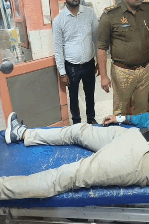 बेटा बलजीत भी बेहोश है। पुलिस ने इमरजेंसी वार्ड में भर्ती कराया है।