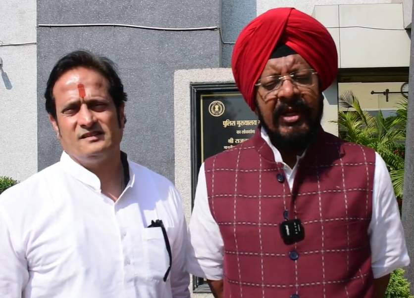 पूर्व विधायक विकास उपाध्याय और कुलदीप जुनेजा ने की थी DGP से मुलाकात।