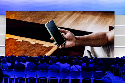 अमेरिकी टेक कंपनियों (जैसे गूगल, मेटा आदि) को चलाने के लिए चीन से आए इंजीनियरों और वैज्ञानिकों की ज़रूरत अभी भी बहुत ज्यादा है।