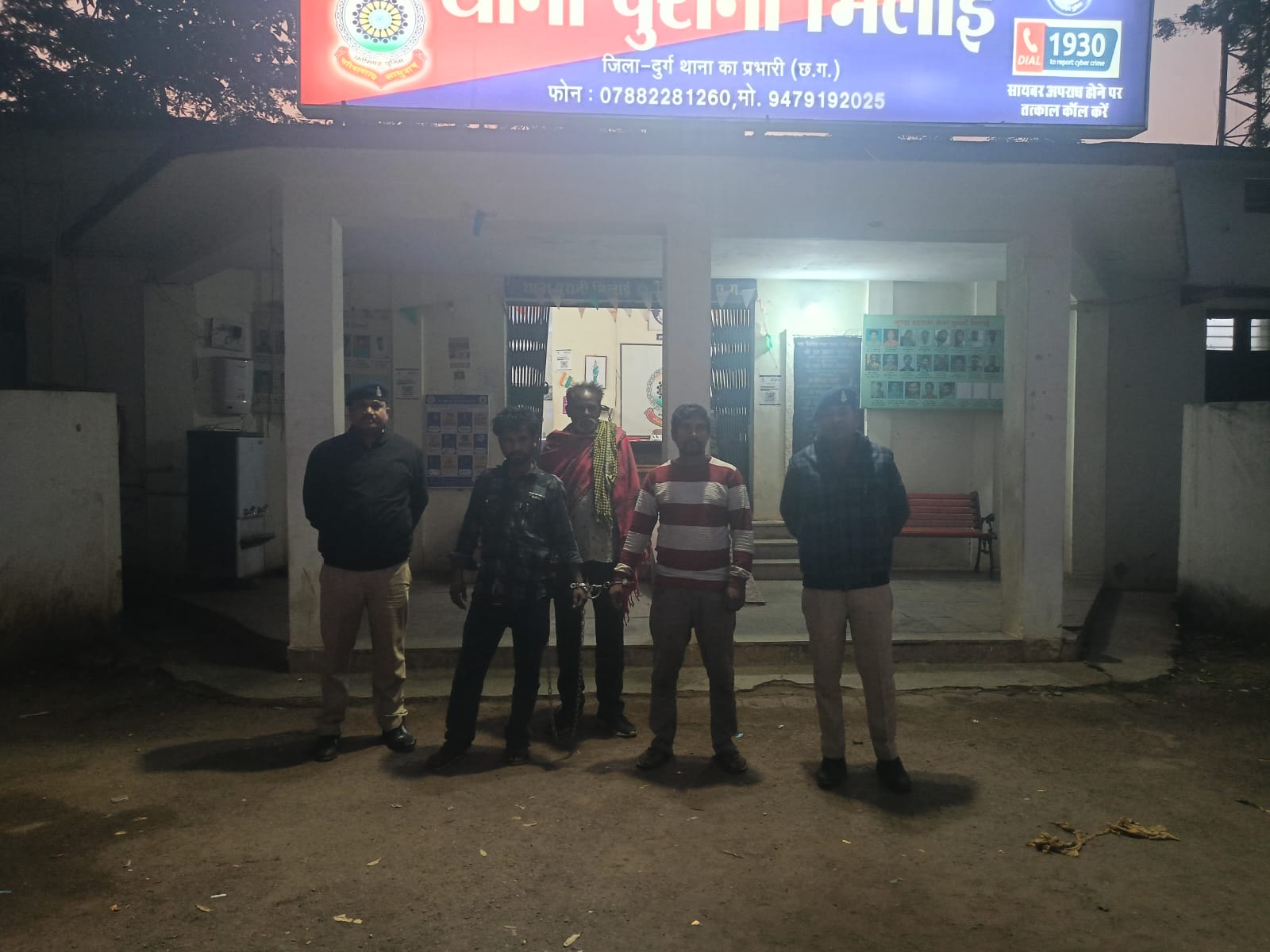 मारपीट करने वाले तीन लोगों को पुलिस ने किया गिरफ्तार। तीन नाबालिग भी शामिल।