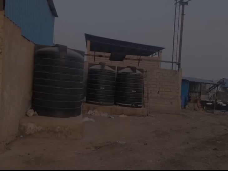 टीम के सदस्यों ने बताया कि वहां उपयोग होने वाला फॉर्मलीन कैमिकल इतना जहरीला था कि पास जाने पर आंखों में जलन होने लगी।