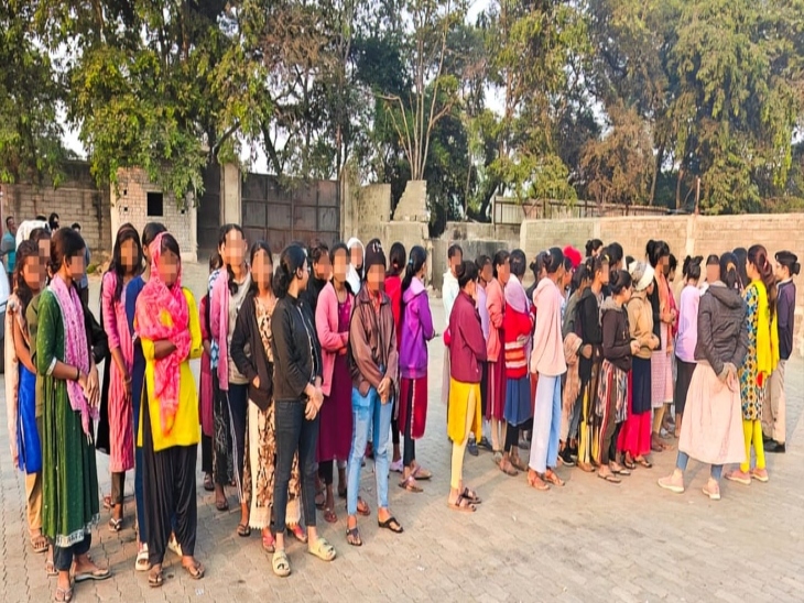 कूल 109 बाल मजदूरों को मुक्त कराया। इनमें 68 बच्चियां और 41 बच्चे शामिल हैं।