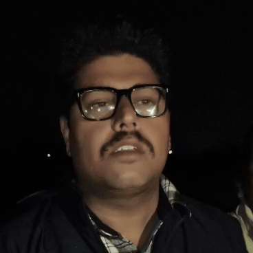 जानकारी देते हुए वाइल्ड लाइफ विभाग कलेसर वन रक्षक हरीश धीमान।