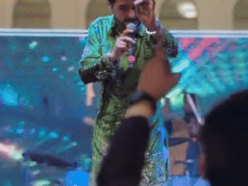 पानीपत में शो में परफॉर्म करते हुए कुलविंदर बिल्ला।