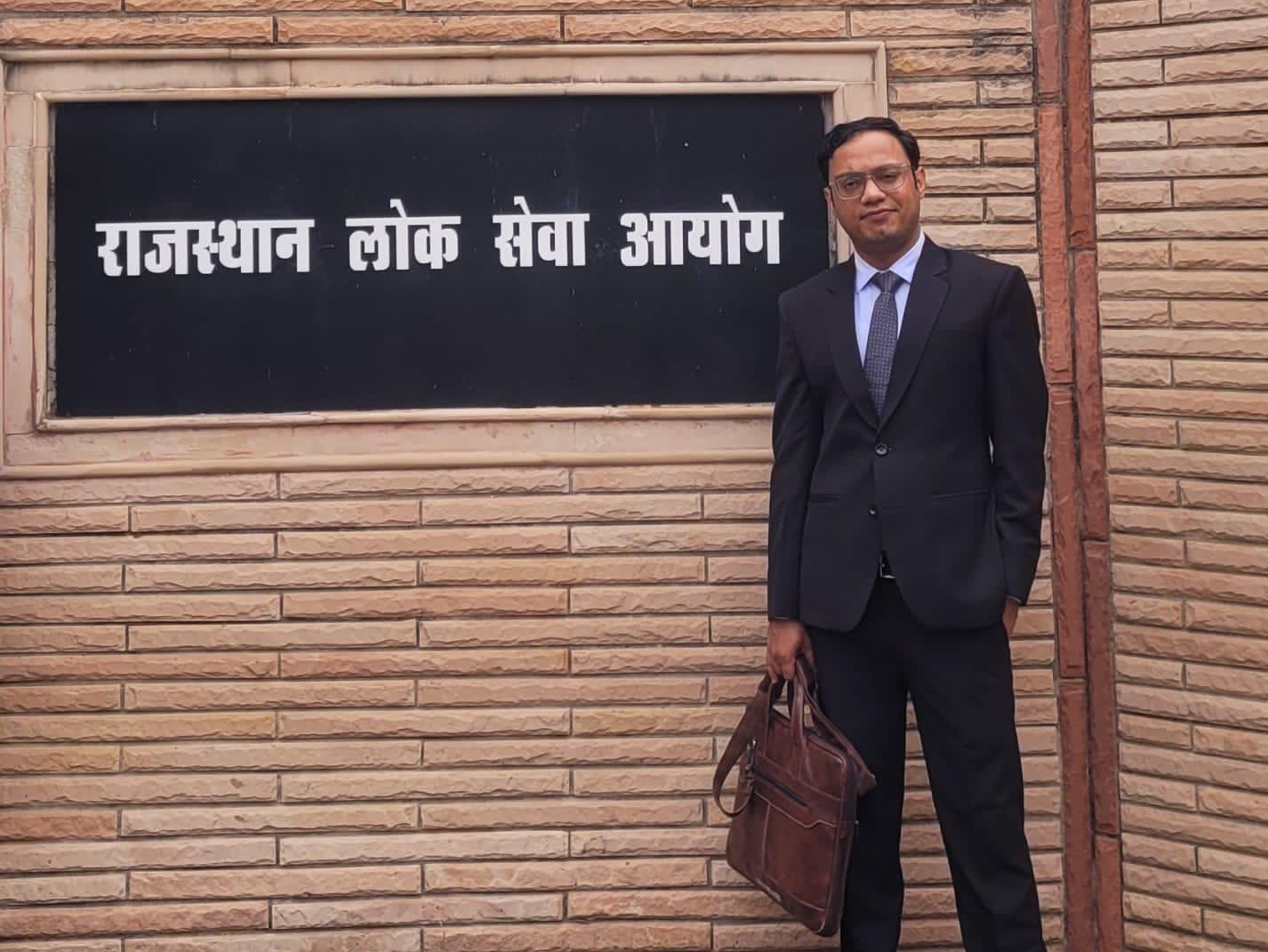 Jitendra Rathod Jitendra Rathod of Aakdawas became Assistant Professor in Rani