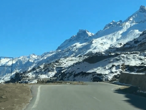 હિમાચલ: લાહૌલ-સ્પિતિ અને મનાલીના ઘણા વિસ્તારોમાં તાપમાન શૂન્યની નજીક છે.