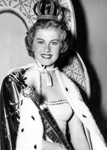 क्राउनिंग के दौरान ली गई अर्मी कुएसेला की तस्वीर।