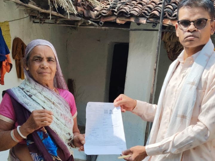 बलौदाबाजार में 99% से अधिक गणना पत्रक वितरित:  मतदाता सूची पुनरीक्षण के लिए बीएलओ ने घर-घर पहुंचाए – baloda bazar News