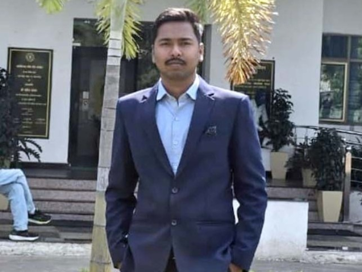 रायगढ़ जिले के रोहित यादव ने 54वां रैंक हासिल किया है।