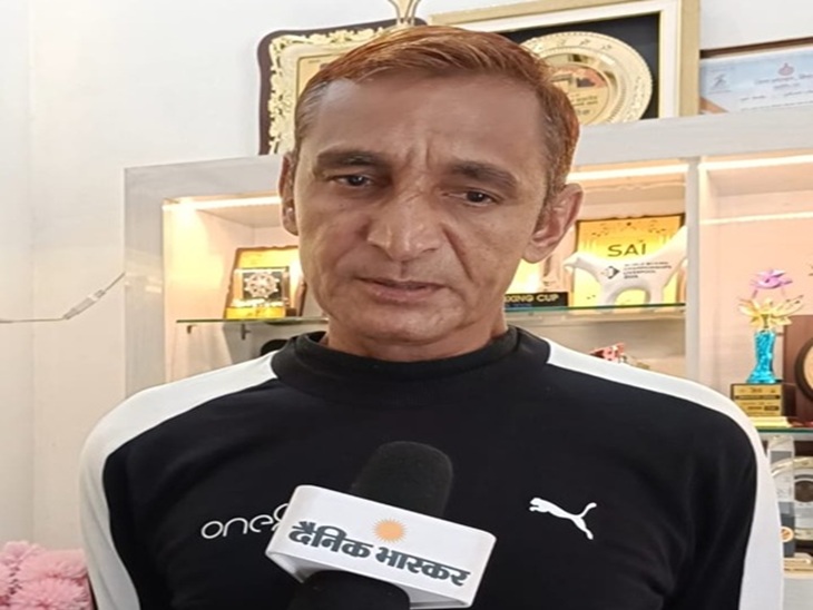 जैस्मिन लंबोरिया के पिता जयवीर लंबोरिया