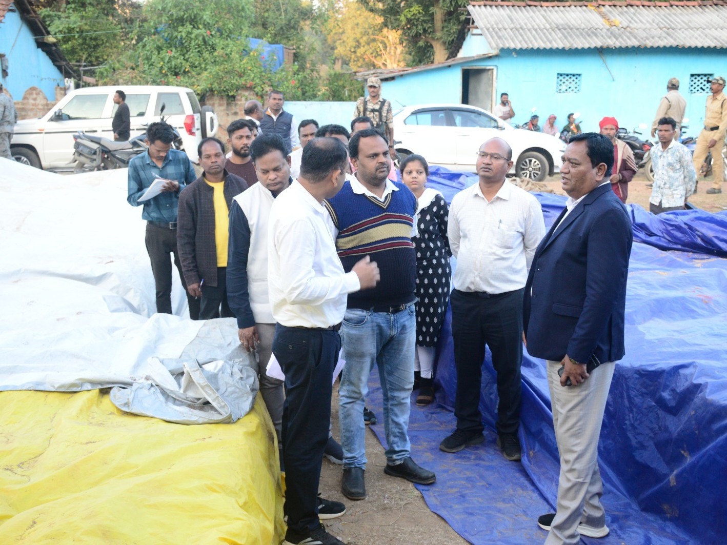 संभागायुक्त डोमनसिंह ने मसोरा धान खरीदी केंद्र का निरीक्षण किया:  किसानों की व्यवस्थाएं परखीं, अधिकारियों को दिए आवश्यक निर्देश – Kondagaon News