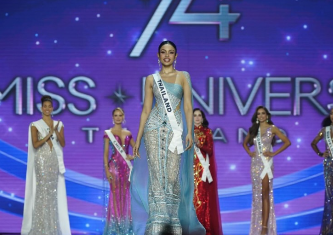 मिस यूनिवर्स की फर्स्ट रनर-अप थाइलैंड की प्रवीनार सिंह बनीं। वे भारतीय मूल की हैं।