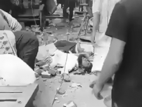 बांग्लादेश में शुक्रवार को आए भूकंप में 200 से ज्यादा लोग घायल हो गए हैं।