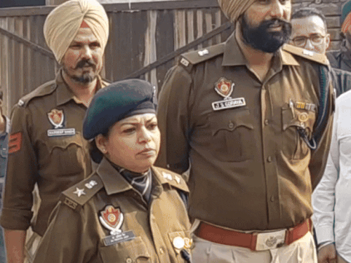 फरीदकोट में नशा तस्कर के घर चला बुल्डोजर:  अवैध निर्माण को नगर काउंसिल ने गिरवाया, एसएसपी के साथ भारी पुलिस बल रहा तैनात – Faridkot News